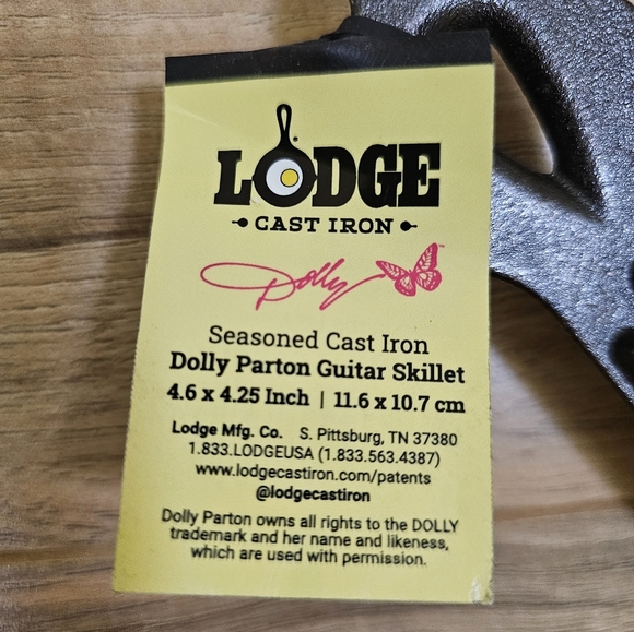 New Lodge Dolly Parton Rockstar Guitar Mini Skillet - Picture 5 of 6